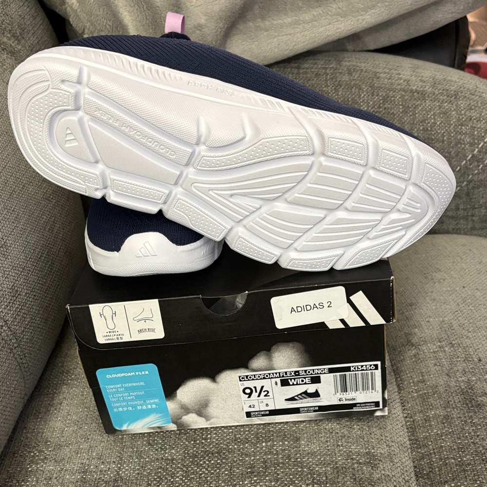 adidas size 9.5w Navy and White Cloudfoam Casual Sneakers wide - Picture 6 of 10